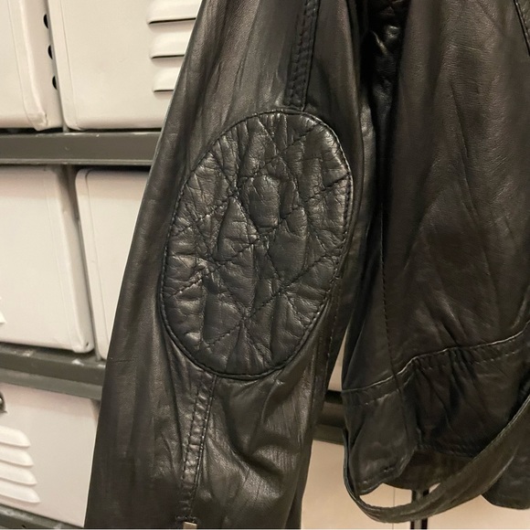 Black Leather Jacket with Pink Lining 🖤🩷 - Picture 4 of 10